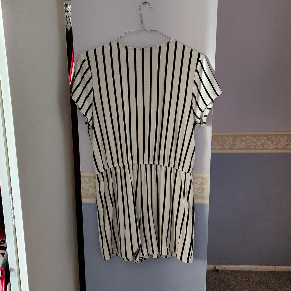 Romper - Picture 5 of 6